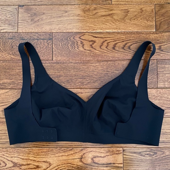 Lululemon Like Nothing Bra in Black 32E - Picture 10 of 11